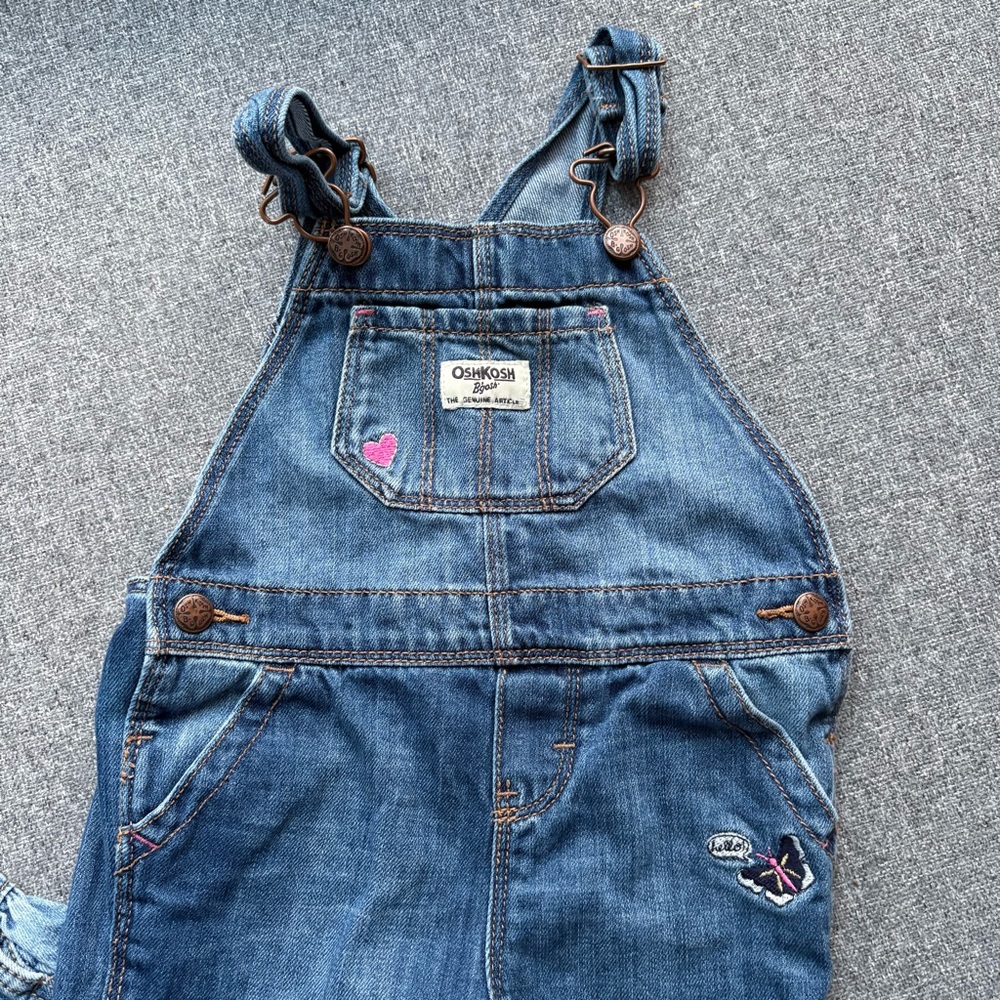 OshKosh B'gosh 24M Denim Set | Floral Jumper & Classic Overalls 24M - Picture 3 of 14